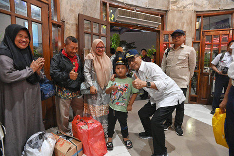 Menhub Budi Karya Sumadi meninjau kesiapan angkutan jelang libur panjang Idul Adha. Foto: Dok. Kemenhub