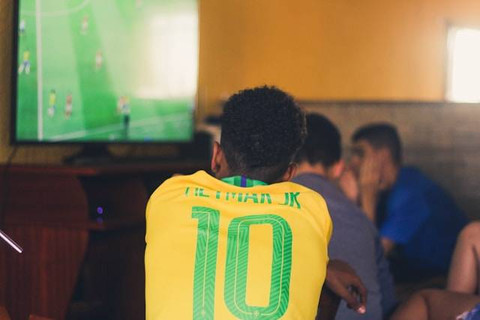 Ilustrasi Cara Nonton Euro 2024 Polandia vs Austria di HP. Foto: dok. Unsplash/Gustavo Ferreira