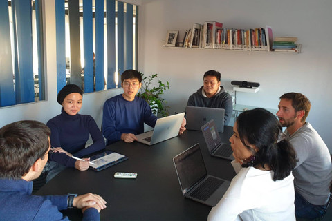 Commsult, perusahaan layanan dan solusi teknologi berbasis di Jerman berdiskusi dengan mahasiswa Indonesia. Foto: Dok. Istimewa