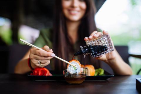 Ilustrasi sushi dan wasabi. Foto: F8 studio/Shutterstock