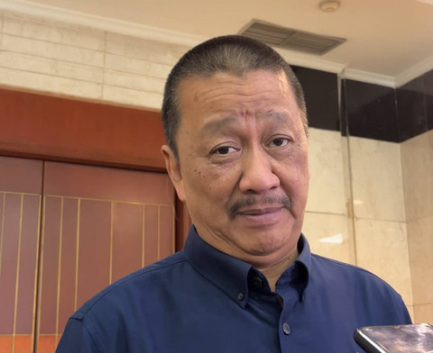 Direktur Utama PT Garuda Indonesia Tbk (GIAA), Irfan Setiaputra usai diskusi mengenai tantangan industri transportasi udara Indonesia dalam menghadapi unruly passenger dan aerophobia di Jakarta, Kamis (20/6/2024). Foto: Widya Islamiati/kumparan