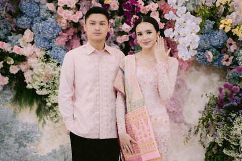 Beby Tsabina dan calon suami Foto: Instagram/ @bebytsabina