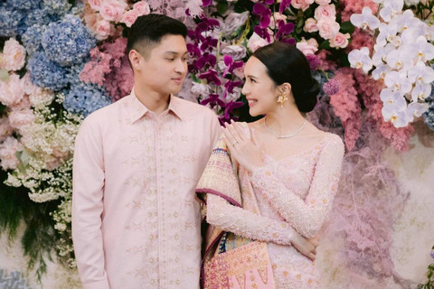 Beby Tsabina dan calon suami Foto: Instagram/ @bebytsabina