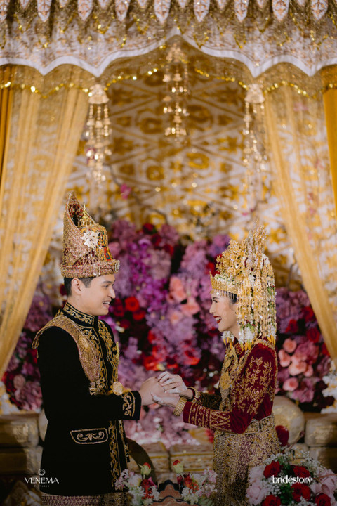 Foto pernikahan Beby Tsabina dan Rizki Natakusumah. Foto: Dok. Bridestory