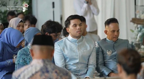 Momen lamaran Thariq Halilintar dan Aaliyah Massaid. Foto: Dok. YouTube/ Thariq Halilintar