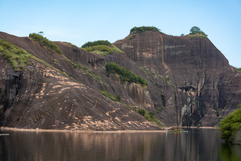 Pegunungan Gaoyi yang punya formasi batuan mirip pisau. Foto: 52691989/Shutterstock