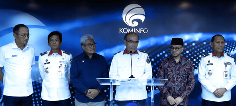 Kepala BSSN  Letjen TNI (Purn) Hinsa Siburian memberikan keterangan pers tentang serangan siber yang menimpa Pusat Data Nasional Sementara (PDNS) di kantor Kemenkominfo Jakarta, Senin (24/6/2024). Foto: KominfoTV