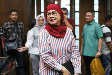 Mantan Direktur Utama Pertamina, Galaila Karen Kardinah alias Karen Agustiawan bersiap menjalani sidang putusan terkait kasus korupsi Liquified Natural Gas (LNG) di Pengadilan Tipikor, Jakarta, Senin (24/6/2024). Foto: Iqbal Firdaus/kumparan