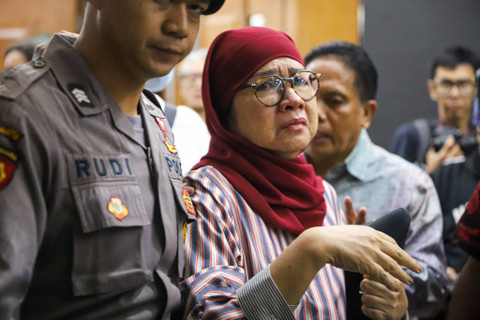 Mantan Direktur Utama Pertamina, Galaila Karen Kardinah alias Karen Agustiawan usai menjalani sidang putusan terkait kasus korupsi Liquified Natural Gas (LNG) di Pengadilan Tipikor, Jakarta, Senin (24/6/2024). Foto: Iqbal Firdaus/kumparan