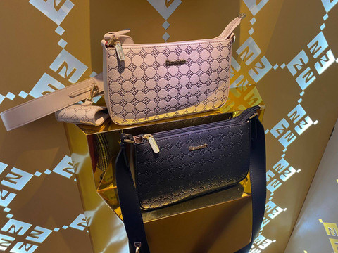 Koleksi tas dan item fashion Elizabeth, brand lokal asal Bandung. Foto: Elizabeth