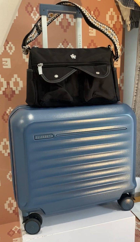 Koleksi tas dan item fashion Elizabeth, brand lokal asal Bandung. Foto: Judith Aura/kumparan