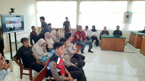 Suasana sidang pembacaan putusan kasus pengeroyokan yang mengakibatkan siswa MTs di Situbondo MF meninggal. Foto: Dok. Mili.id