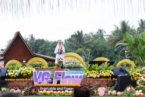 Bupati Banyuwangi, Ipuk Fiestiandani membuka Sepekan di Agrowisata Tamansuruh, Rabu (26/6/2024). Foto: Dok. Istimewa