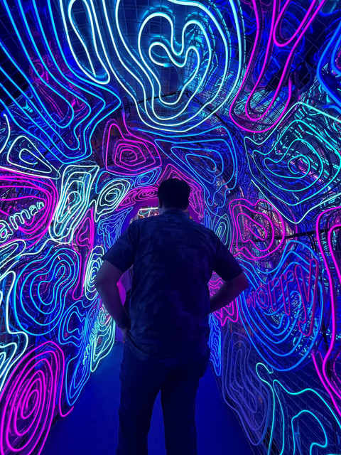 Pengunjung yang sedang menikmati pameran Wonderlab. Foto: Gitario Vista Inasis/kumparan