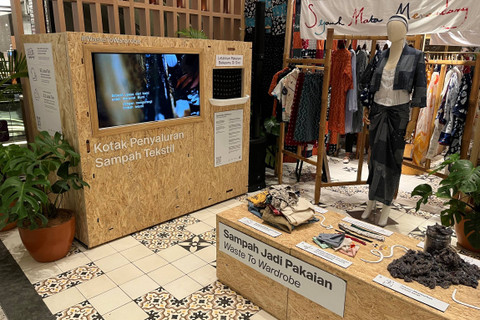 Instalasi seni 'Bumi Masa Depan Kita' dari Sejauh Mata Memandang di Lantai LG East Mall Grand Indonesia. Foto: Gitario Vista Inasis/kumparan
