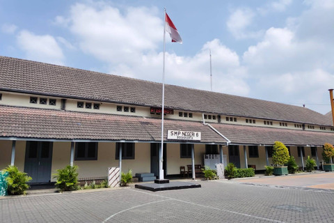 Suasana SMPN 6 Kota Yogyakarta, Kamis (27/6/2024). Foto: Arfiansyah Panji Purnandaru/kumparan