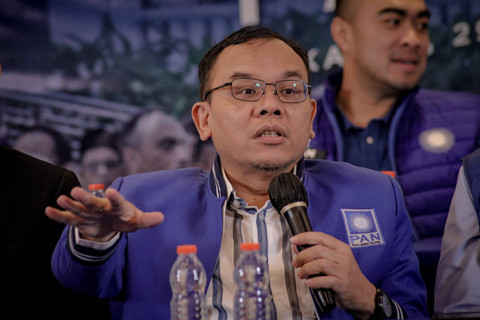 Politisi Partai Amanat Nasional (PAN) Saleh Partaonan Daulay memberikan keterangan saat konferensi pers menjelang Rakernas 4 PAN di Kantor DPP PAN, Pasar Minggu, Jakarta Selatan, Kamis (27/6/2024). Foto: Jamal Ramadhan/kumparan