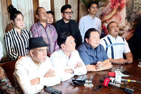 Konferensi pers Anji soal tudingan perselingkuhan di Gunawarman, Jakarta Selatan, Kamis (27/6/2024). Foto: Giovanni/kumparan