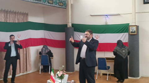 Suasana pemilihan Presiden Iran di Jl. Tulung Agung, no.3, Jakarta Pusat, Jumat (28/6/2024). Foto: Zamachsyari/kumparan