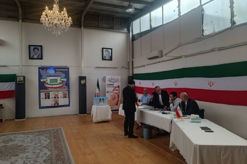 Suasana pemilihan Presiden Iran di Jl. Tulung Agung, no.3, Jakarta Pusat, Jumat (28/6/2024). Foto: Zamachsyari/kumparan