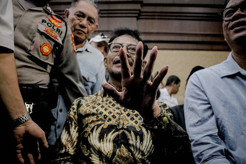 Terdakwa kasus pemerasan dan gratifikasi di Kementerian Pertanian Syahrul Yasin Limpo bersiap untuk menjalani sidang pembacaan tuntutan di Pengadilan Tipikor, Jakarta, Jumat (28/6/2024). Foto: Jamal Ramadhan/kumparan