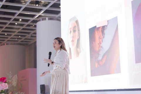 Brand Manager Shiseido Fragrance Indonesia, Gita Gracia Monica, saat peluncuran parfum Narciso Rodriguez All of Me di Ciputra Artpreneur Jakarta, Kamis (20/6/2024). Foto: Dok. LuxAsia