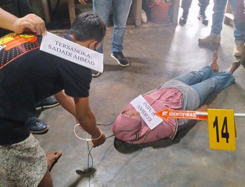 Rekonstruksi kasus pembunuhan di Wonogiri II, Kelurahan Kelapa 7, Kecamatan Kotabumi Selatan, Lampung Utara. | Foto: Dok Istimewa