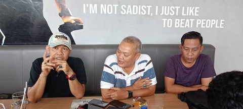 Koordinator K-MAKI, Bony Balitong, bersama Deputy K- MAKI, Fery Kurniawan, dan Tim Investigasi K-MAKI, Rahman. (ist)