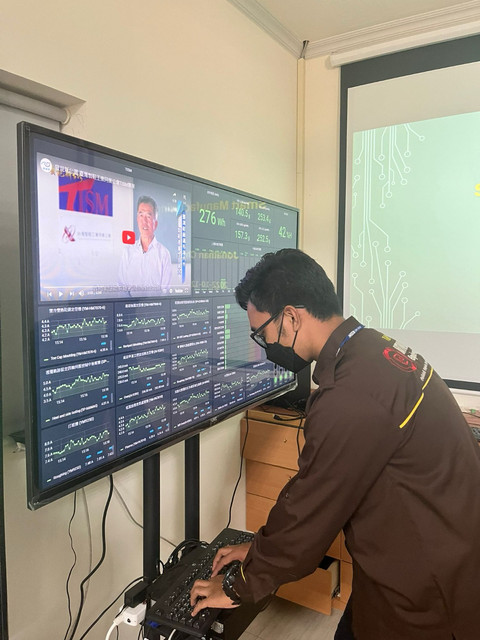 Mukhammad Jamaludin, alumni IISMA raih beasiswa Research by Professor di National Chung Hsing University, Taichung, Taiwan. Foto: Dok. Kemendikbudristek