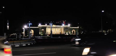 Suasana earth hour di sekitar Istana, Jakarta Pusat, Sabtu (29/6). Foto: Jonathan Devin/kumparan