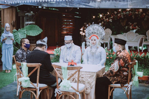 Ilustrasi untuk buku nikah istri warna apa. SUmber: pexels.com/Sultan Basmallah