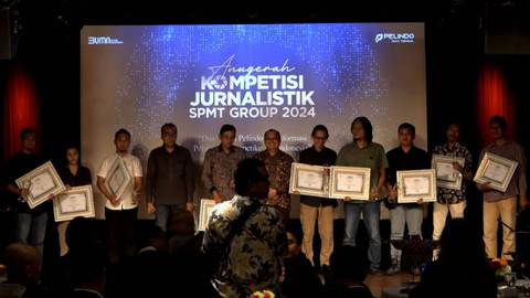 Pemenang kategori foto jurnalistik pada Anugerah Jurnalistik SPMT 2024 di Jakarta, Selasa (2/7/2024). Foto: kumparan