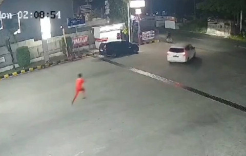 Mobil putih kabur dikejar petugas. Dok: Ist.