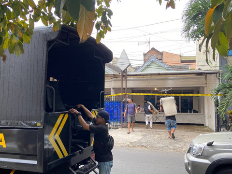 Direktorat Tindak Pidana Narkoba Bareskrim Polri menggelar jumpa pers di Polresta Malang Kota hasil penggerebekan sebuah rumah yang dijadikan pabrik narkoba di Jalan Bukit Barisan No 2, Kecamatan Klojen, Kota Malang. Foto: Dok. Istimewa