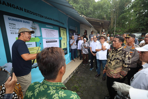 Mentan Amran Sulaiman bertemu peternak kambing di Bhumi Nararya Farm, Kabupaten Sleman, DIY, Sabtu (29/6/2024). Foto: Dok. Kementan