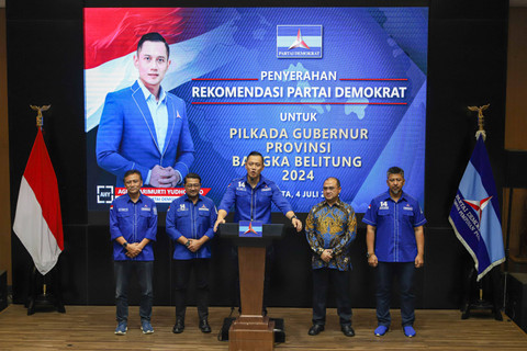 Ketua Umum Partai Demokrat Agus Harimurti Yudhoyono (AHY) memaparkan surat rekomendasi Pilkada di kantor DPP Partai Demokrat, Jakarta, Kamis (7/4/2024). Foto: Iqbal Firdaus/kumparan