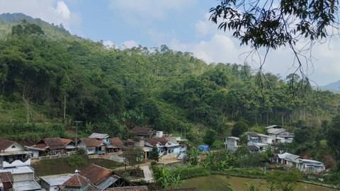 Desa Sindulang  Kecamatan Cimanggung Jawa Barat dengan Mata Pencaharian Utama Sebagai Petani dan Peternak (sumber: foto pribadi)