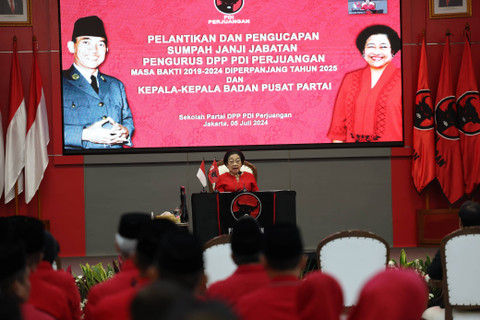 Ketum PDIP Megawati Soekarnoputri saat menghadiri pengambilan pengucapan sumpah janji jabatan pengurus DPP PDIP. Foto: Dok PDIP