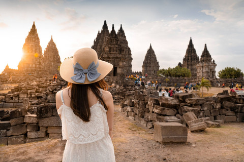 Turis di Candi Prambanan. Foto: Shutterstock