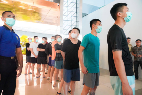 Sebanyak 13 WNA asal Taiwan di deportasi oleh Ditjen Imigrasi, Kamis (4/7). Foto: Dok. Imigrasi