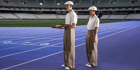 Tampilan seragam pembawa medali dan baki Olimpiade Paris 2024. Foto: LVMH