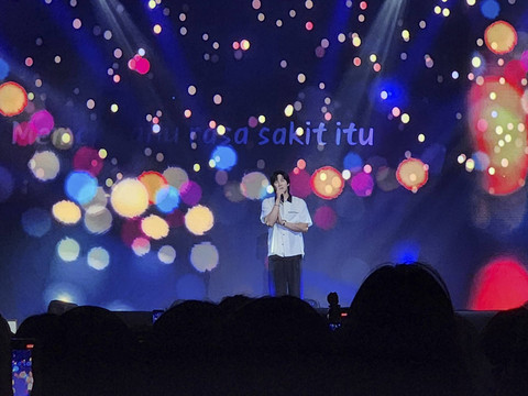 Penampilan Ahn Bo Hyun saat menggelar fan meeting Hello! in Jakarta yang digelar di Ballroom Pullman Central Park Jakarta, Sabtu (6/7/2024). Foto: Ela Nurlaela/kumparan