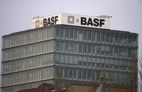 Ilustrasi perusahaan BASF dari Jerman. Foto: 360b/Shutterstock