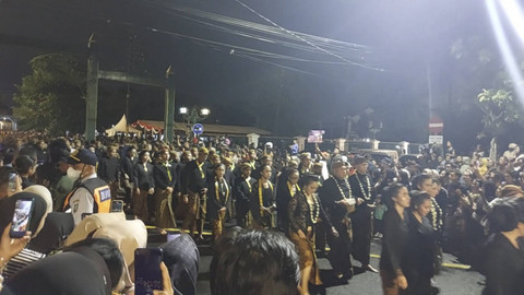 Kaesang, Ari Bima, hingga Anak Puan Hadiri Kirab Malam 1 Suro di Mangkunegaran Solo. Foto: kumparan