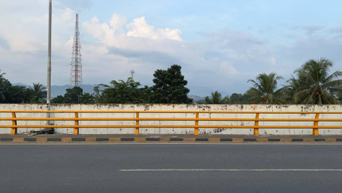 Jembatan Sungai Kuranji, Kota Padang. Foto: Muthia Firdaus/kumparan