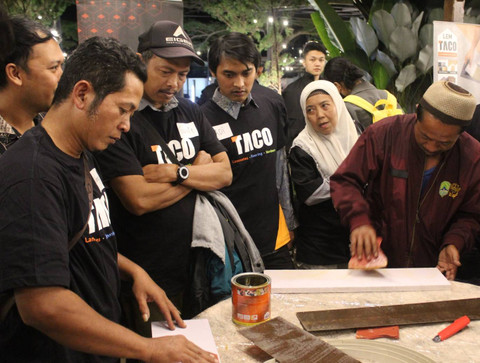 Penyedia solusi interior di Indonesia, TACO, memberi pelatihan kepada UMKM di bidang furniture dan interior. Foto: TACO