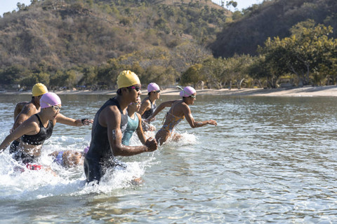 Event Labuan Bajo Swim & Run yang diikuti oleh atlet-atlet pemegang rekor nasional digelar di TA'AKTANA, a Luxury Collection Resort & Spa di Labuan Bajo.  Foto: Dok. Istimewa