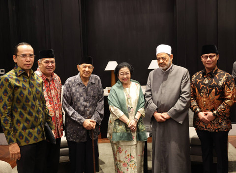 Presiden ke-5 RI Megawati Soekarnoputri bertemu Imam Besar Al Azhar Prof Dr. Ahmed El-Tayeb di Jakarta, Kamis (11/7/2024). Foto: Dok PDIP