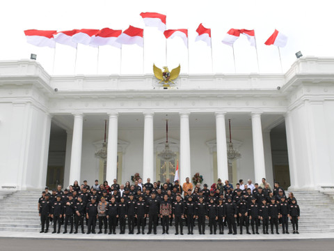 Kontingen Indonesia resmi dilepas Presiden RI Joko Widodo (Jokowi) di Istana Negara menuju Olimpiade 2024 Paris, Rabu (10/7). Kontingen terdiri 12 cabang olahraga. Foto: BPMI Setpres