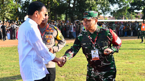 Presiden Joko Widodo saat  kunjungan kerja ke Provinsi Lampung, 12 Juli 2024. Foto: Vico/Biro Pers Sekretariat Presiden